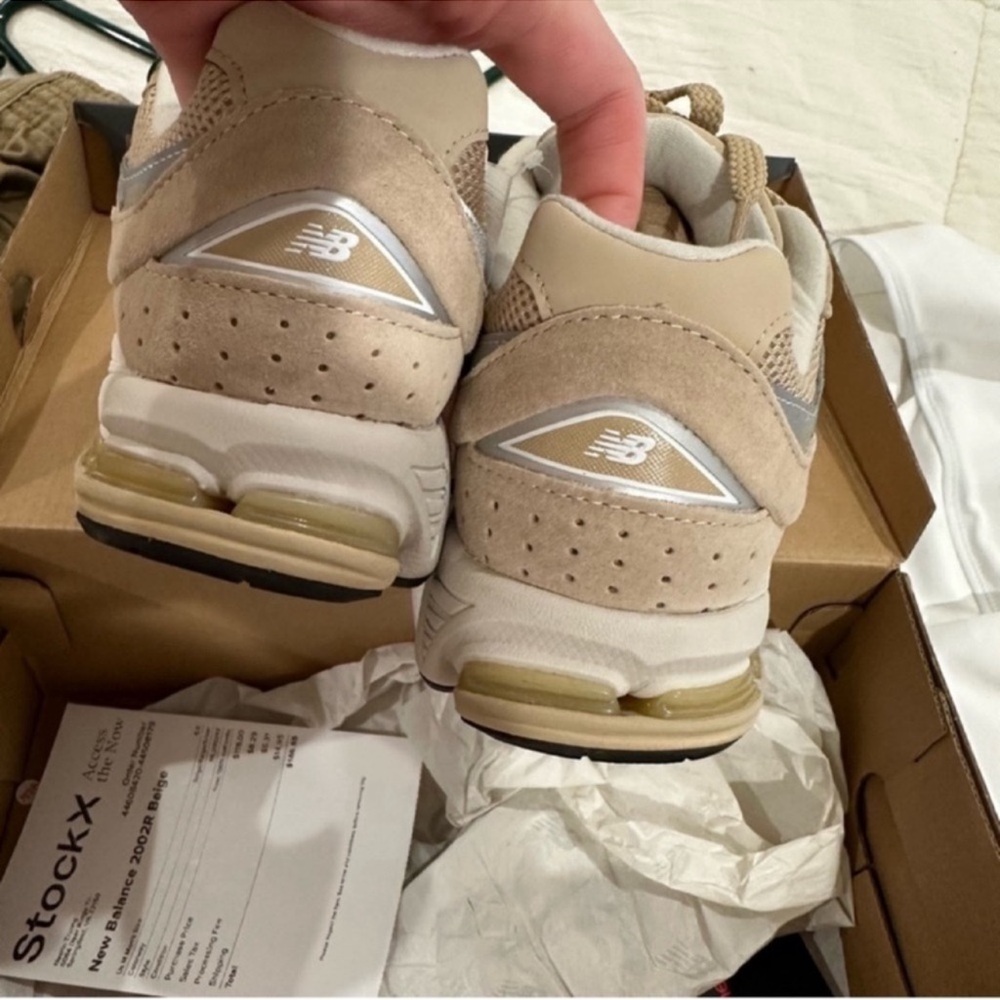 New Balance 2002R Beige/Silver/White (NWT) - Picture 5 of 7